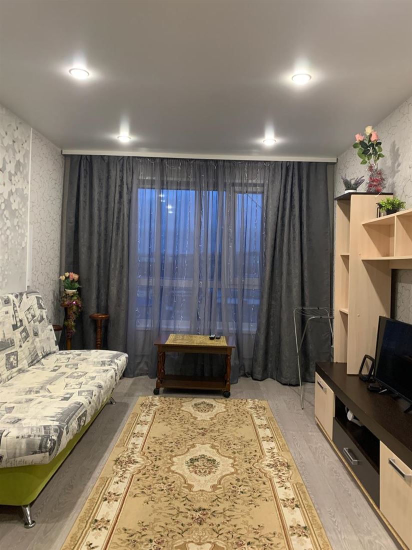 Купить --комнатную квартиру