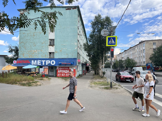 Снять  помещение свободного назначения