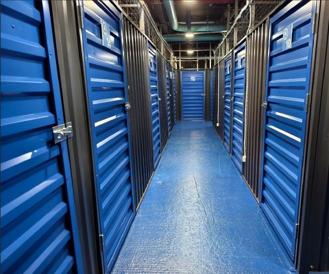 Снять  помещение свободного назначения